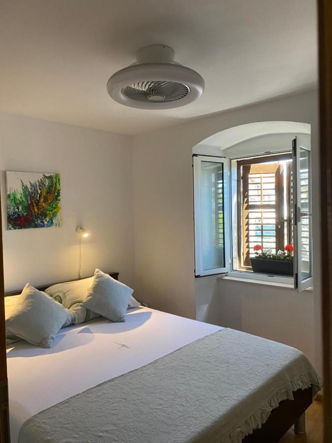 Mediterano Apartment - City Center สปลิท ภายนอก รูปภาพ